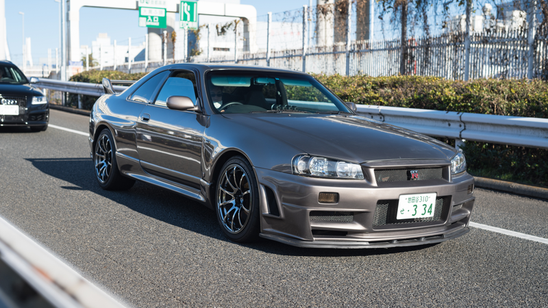 R33 body, R34 front